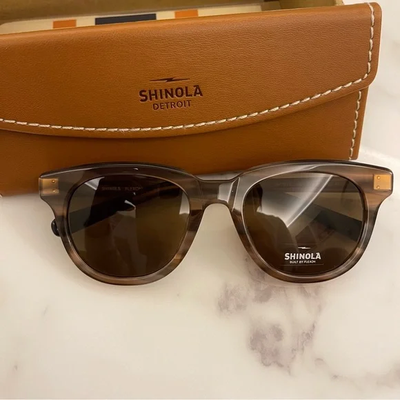Shinola Detroit MONSTER ROUND SUNGLASSES Shinola Monster GMT Automatic Watch Gift Set (40mm) - Speidel main image 4